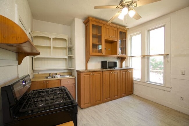 Building Photo - 1526 N Elston Ave