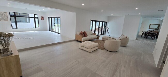 Foto del edificio - 6220 SW 123rd Terrace