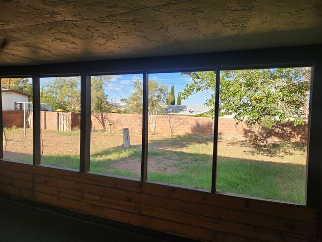 Foto del edificio - 2804 Carmel Dr