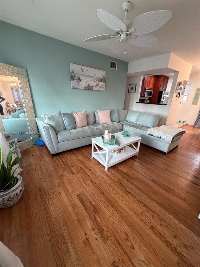 Building Photo - 8345 Byron Ave