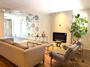 Building Photo - 855 E Three Fountains Dr