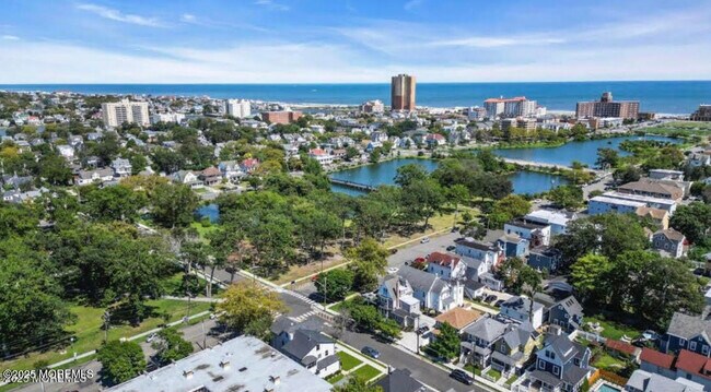 Foto del edificio - 700 Fifth Ave