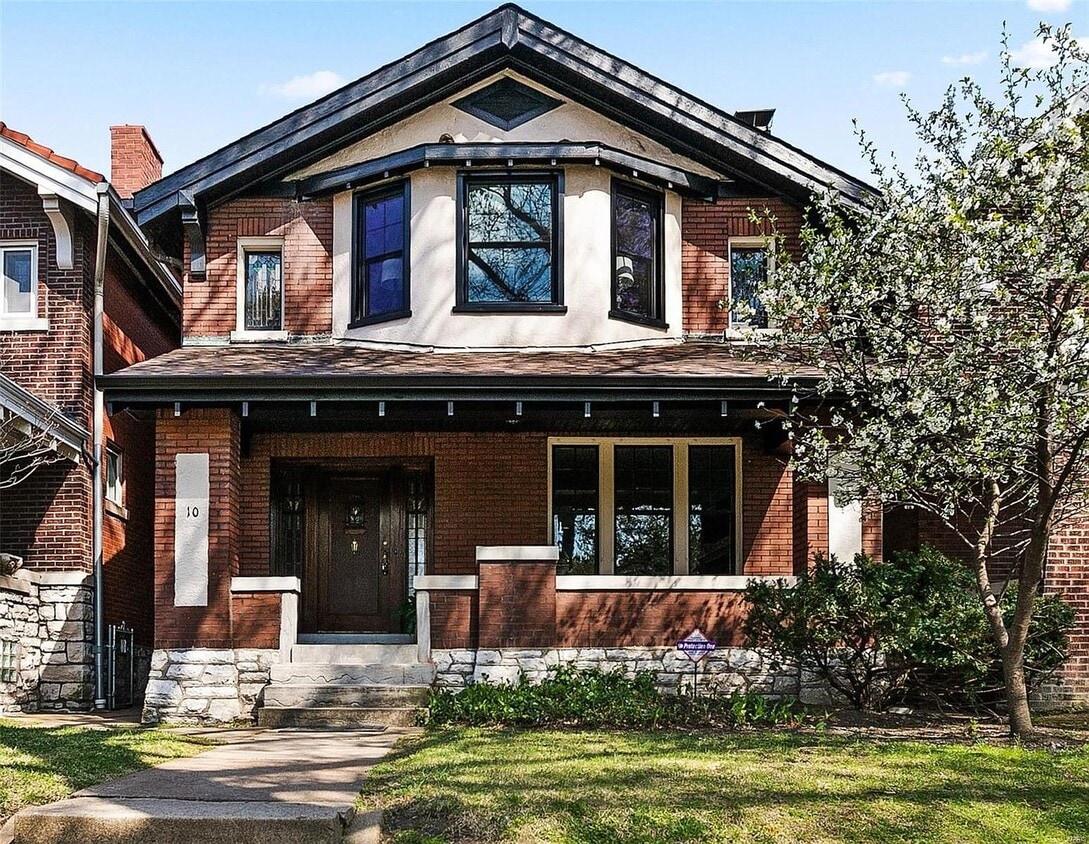 Primary Photo - 10 Lawn Pl