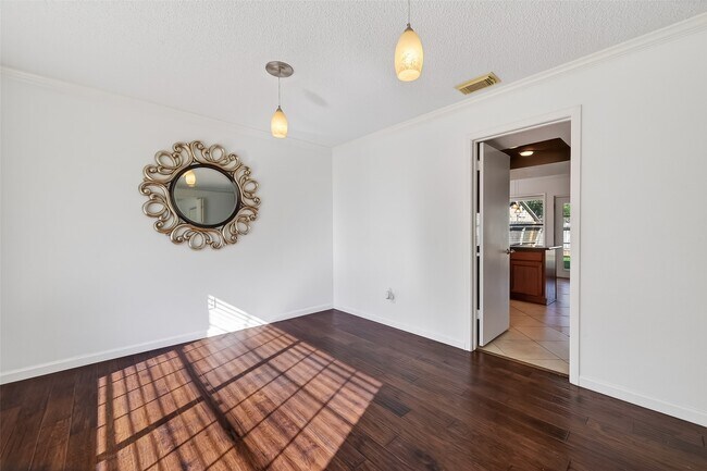 Foto del edificio - 2307 Brook View Ln