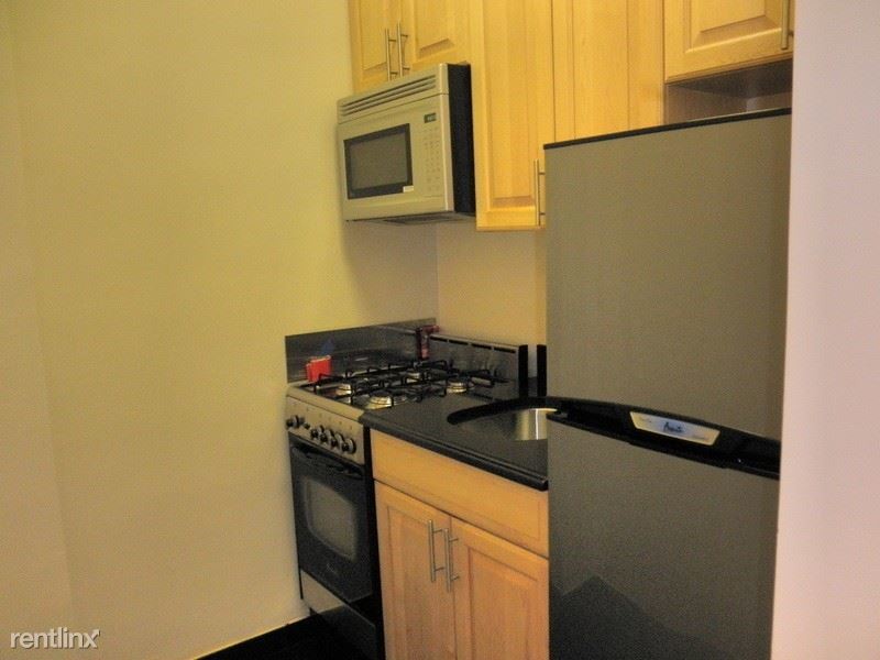 Building Photo - 1497 3rd Ave
