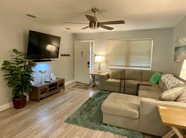 Building Photo - 10036 63rd Ave N