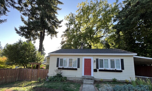 Building Photo - 7721 SE 39th Ave