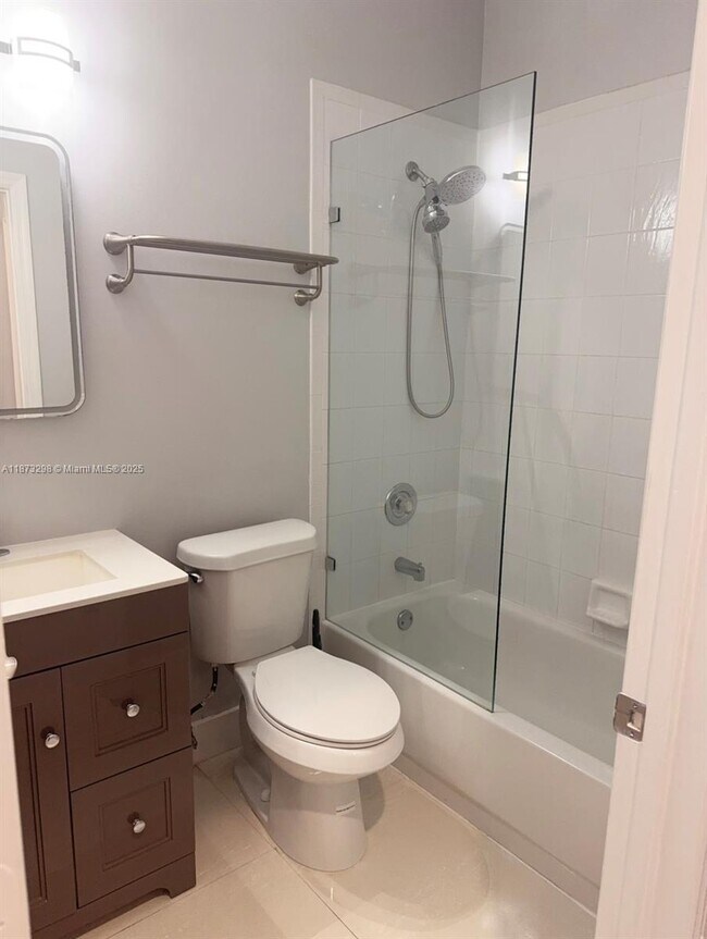 Foto del edificio - 1400 154th Ave