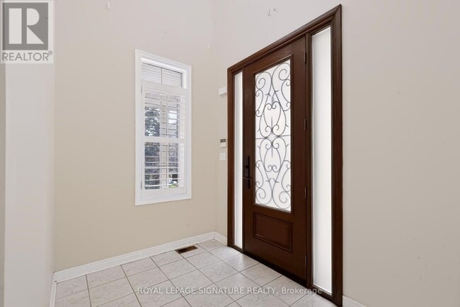 Building Photo - 267 Laurentian Ave