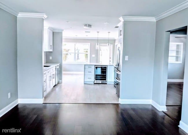 Building Photo - 3 br, 2 bath House - 3708 W DE LEON ST