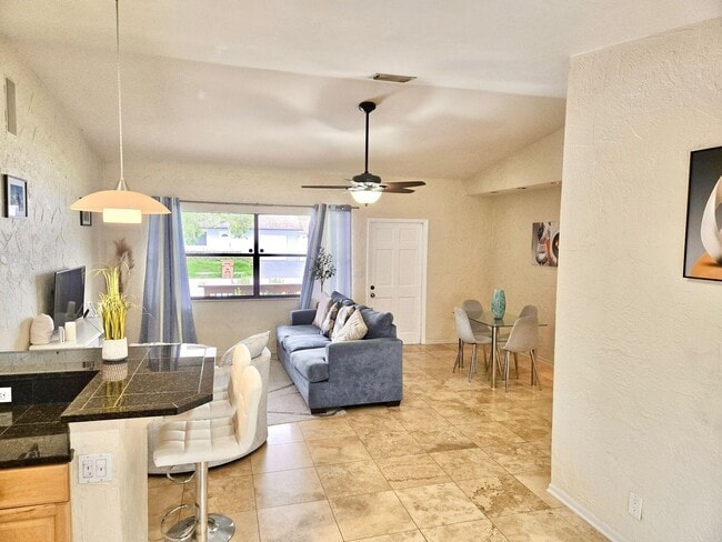 Foto del edificio - 3460 SW 3rd St