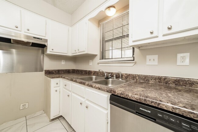 Foto del edificio - 3484 Dawnridge Dr