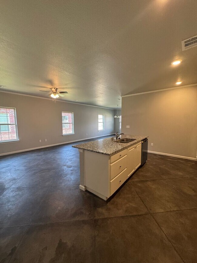 Foto del edificio - Large 3bedroom 2 bathroom New built 2025 1...