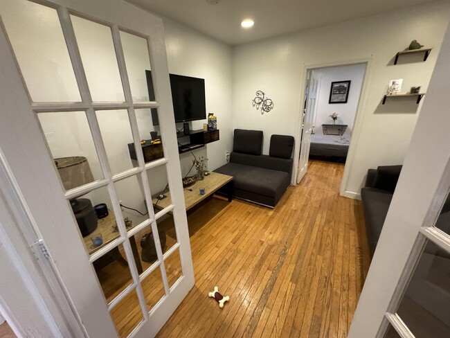 Building Photo - 29 Westervelt Pl