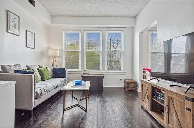 Foto del edificio - 4833 N Ashland Ave