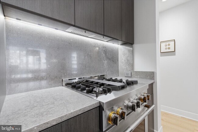 Building Photo - 1529 14th St NW