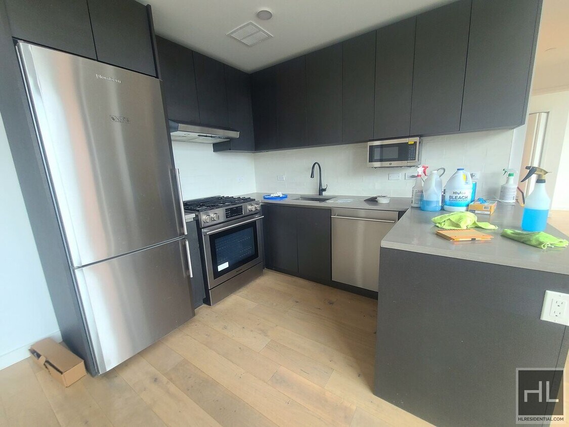 Foto del edificio - NORTHERN BOULEVARD