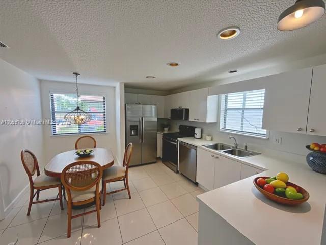 Building Photo - 6081 SE Landing Way