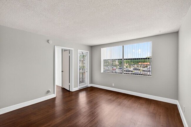 Foto del edificio - Move-In Ready Rental near Tanger Outlets!