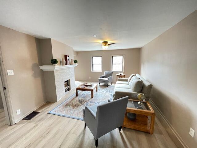 Foto del edificio - 713 W Pike St
