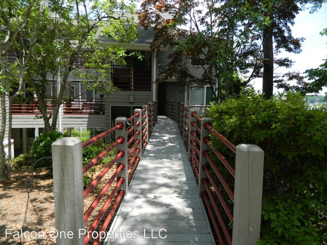 Primary Photo - 3 br, 3.5 bath House - 406 Lake Club Dr. U...