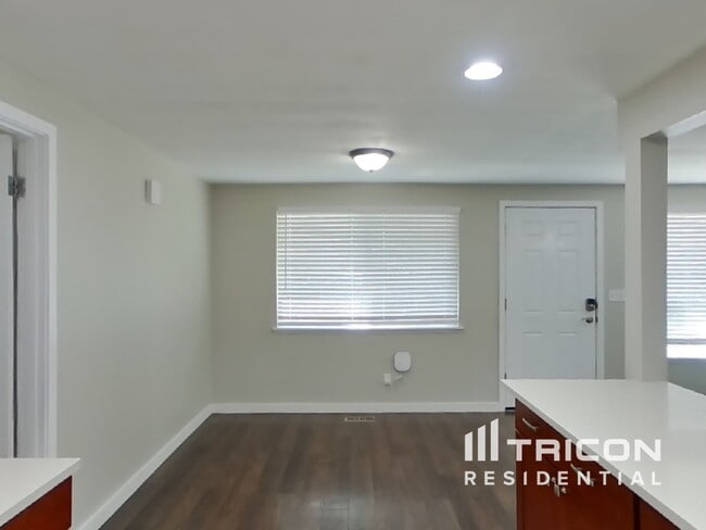 Foto del edificio - 1631 96th St S
