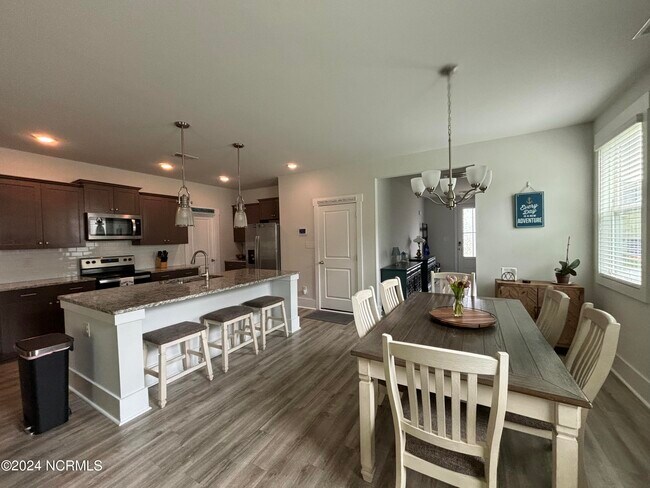 Foto del edificio - 111 Salt Creek Ln
