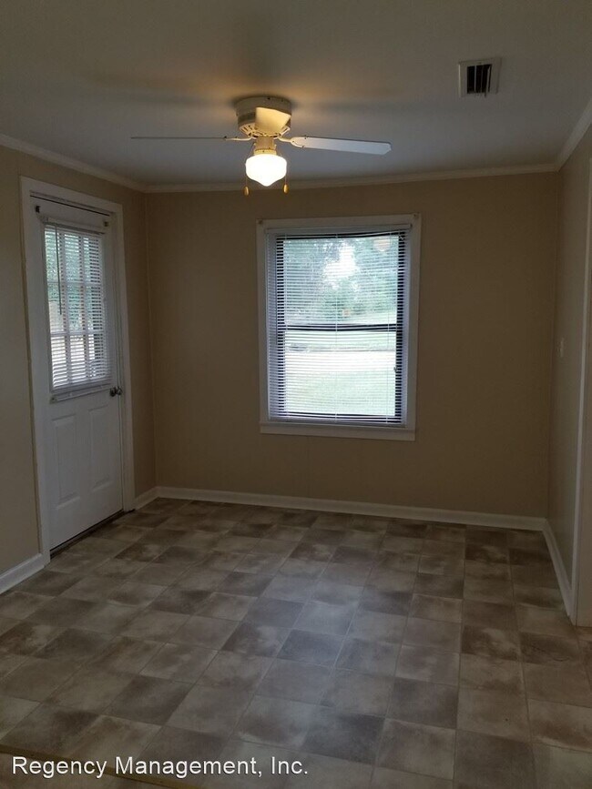 Building Photo - 2 br, 1 bath House - 106 Airport Rd