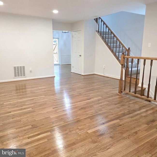 Building Photo - 10617 Pine Haven Terrace