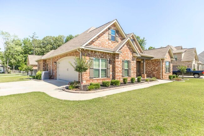 Foto del edificio - 305 Pine Trace Ln