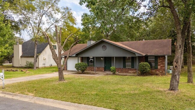 Foto del edificio - 19 Oak Forest Dr