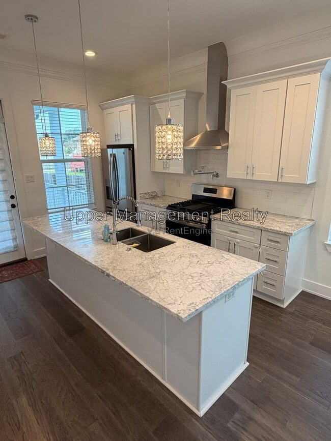 Building Photo - 5154 Montegut Dr