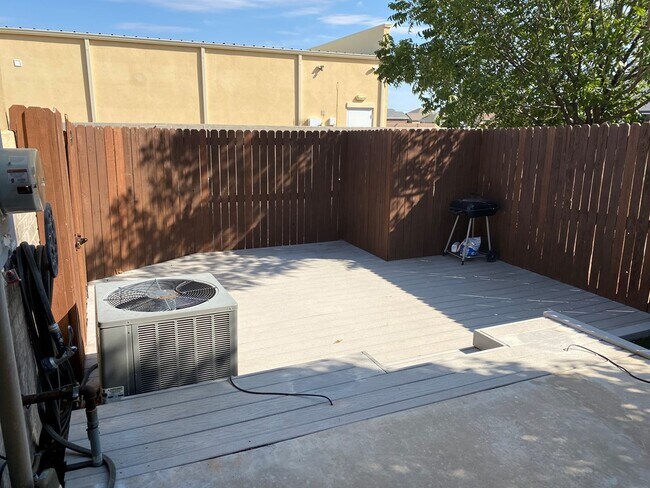 Foto del edificio - 7228 Barksdale Ln