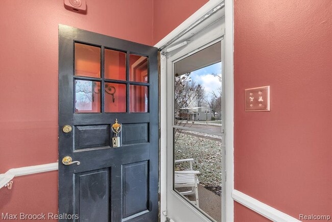 Building Photo - 978 Panorama Dr