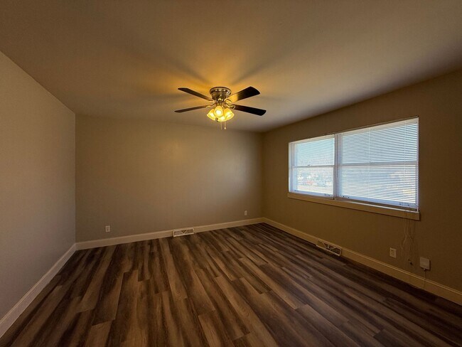 Foto del edificio - 2459 S St Clair St