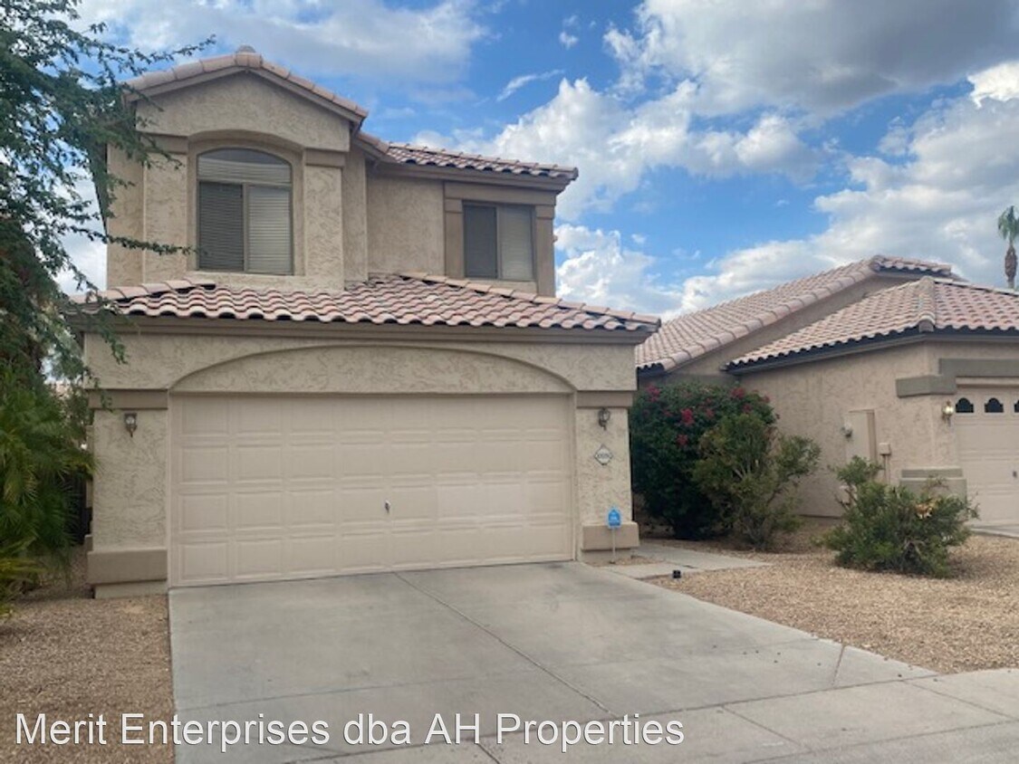 Foto principal - 3 br, 2.5 bath House - 10050 E CARMEL AVE