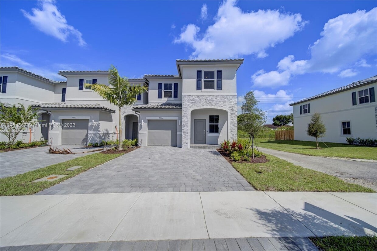 Foto principal - 11881 NW 47th Manor