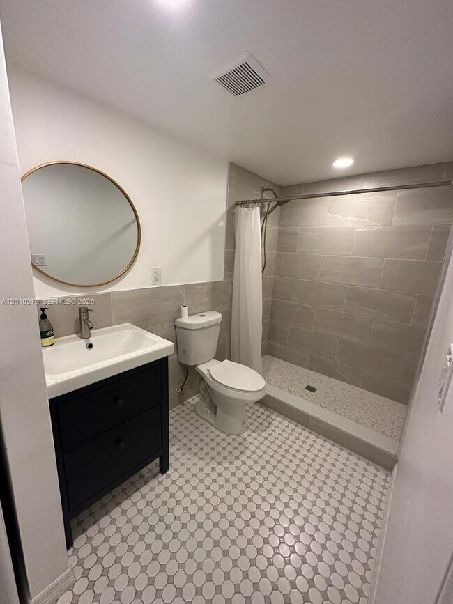 Foto del edificio - 3113 SW 14th St