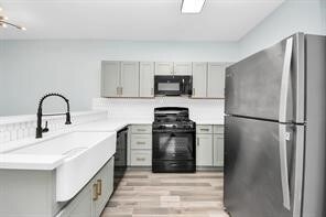 Foto principal - 7502 Sandle St