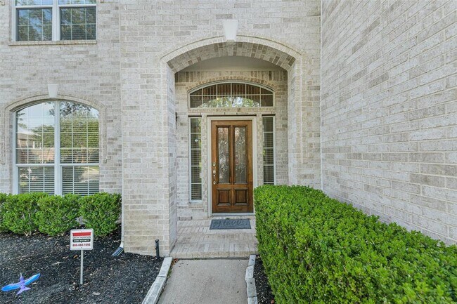 Building Photo - 12935 Bedford Falls Dr