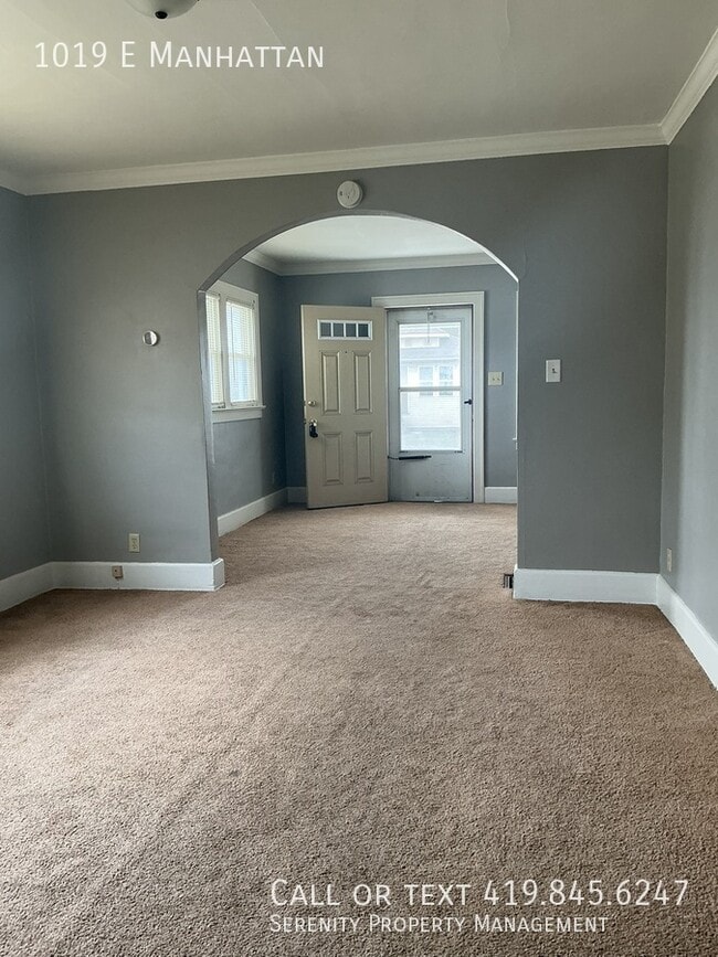 Foto del edificio - 1019 E Manhattan Blvd