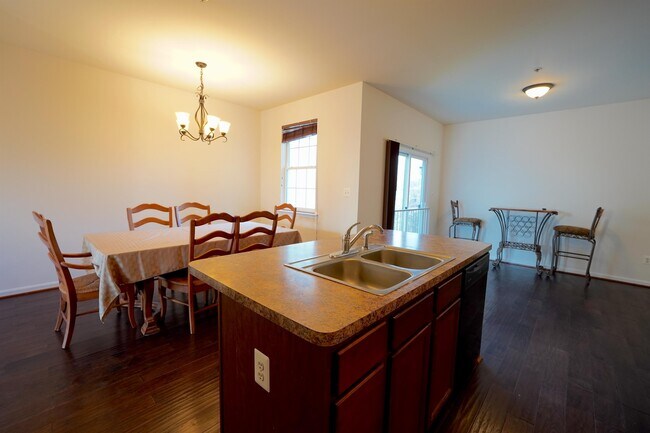 Foto del edificio - 45715 N Maxine Wy