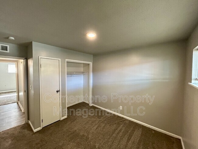 Foto del edificio - 2506 Redbud Ln