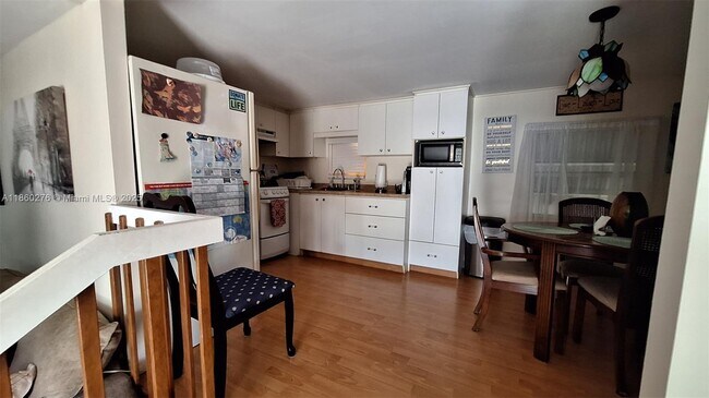 Foto del edificio - 405 Oak St