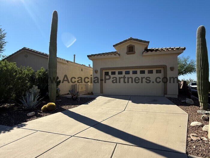 Foto principal - Gated Two Bedroom Home