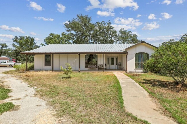 Building Photo - 286 Simpson Ave