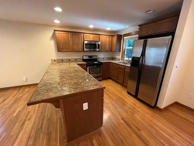 Building Photo - Large 3 bed/3.5 bath Greenwood Townhouse!!!