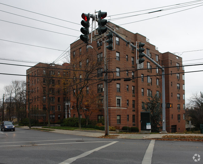 Building Photo - Harbor View