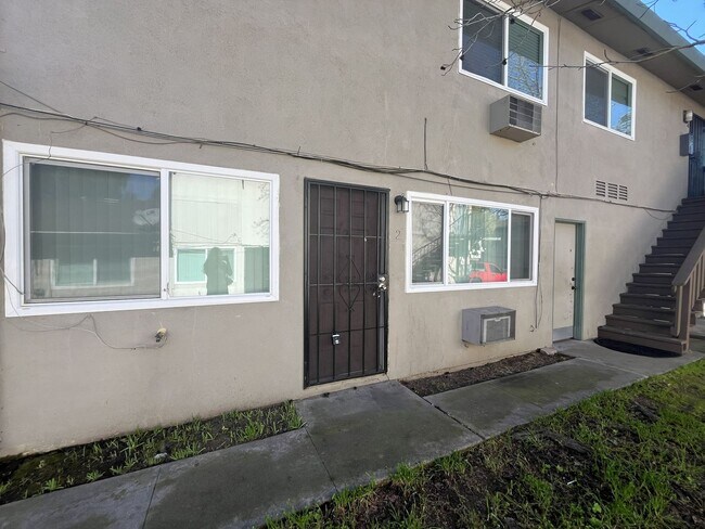Foto del edificio - Modern 2 bedroom apartment located in Sacramento, CA!