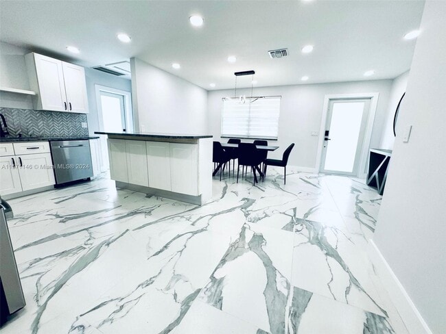 Foto del edificio - 6760 Perry St